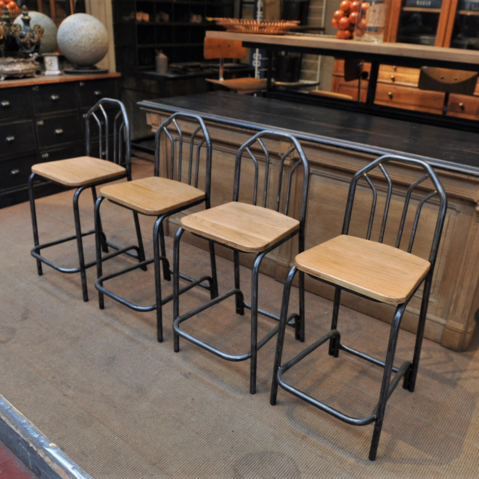 Барные черные стулья в стиле Лофт с деревянными сиденьями